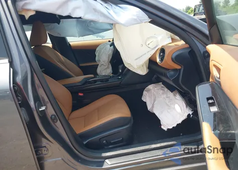 2021 Lexus Is 300 из США, поврежденный, VIN JTHC81F2XM5046317